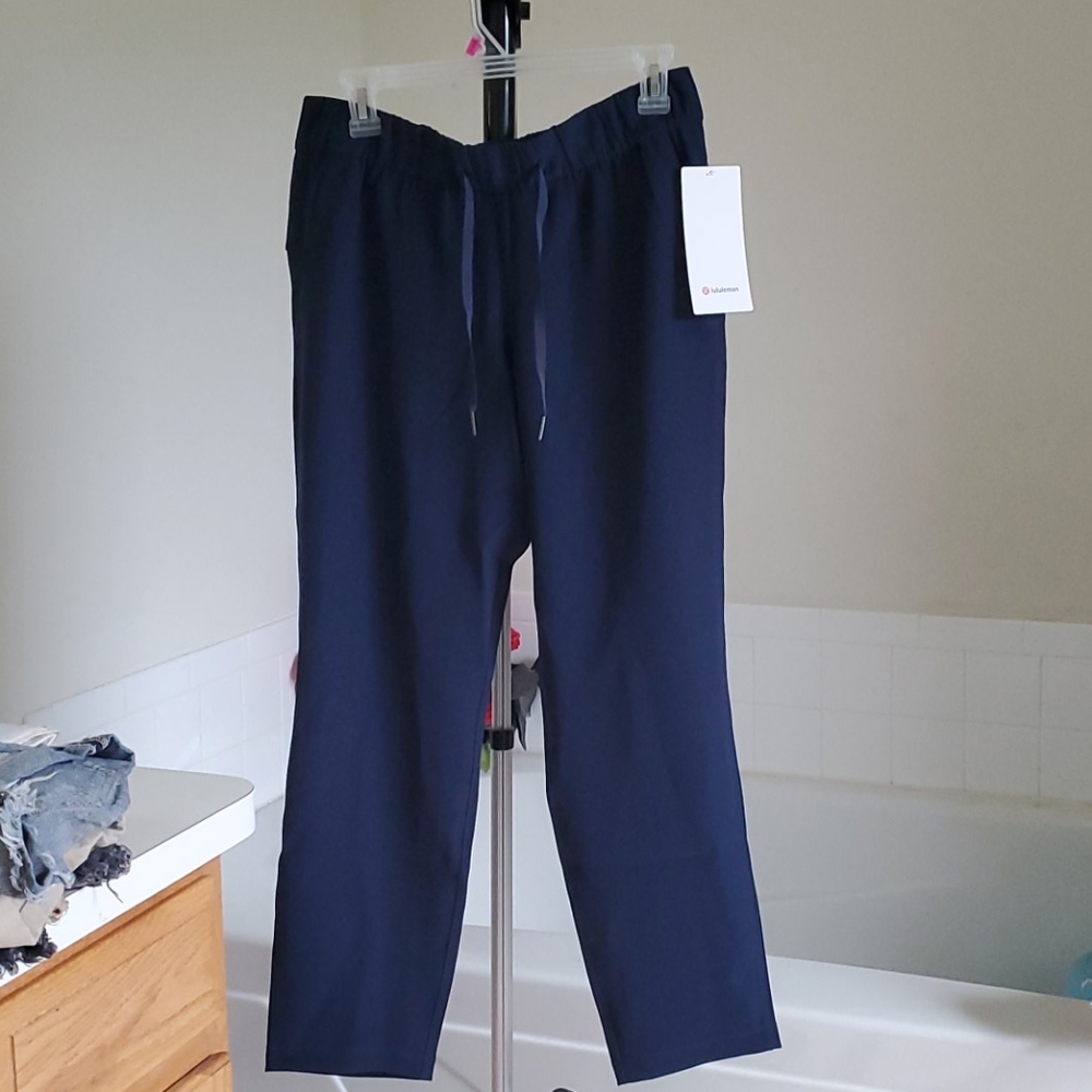 NWT Lululemon pants size 8